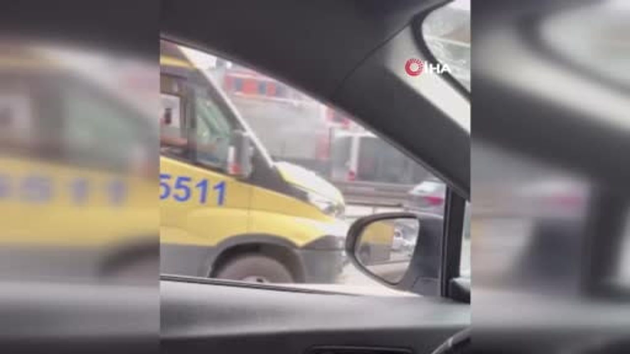 Avcılar-Bahçelievler Metrobüsünde Yangın: İtfaiye Müdahalesi ve Sefer Aksamaları