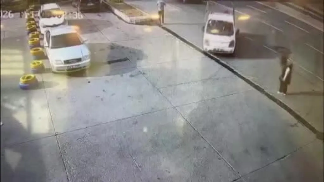 Avcılar'da hırsızlık operasyonu: 6 gözaltı, 16 yaşındaki şüphelinin 40 suç kaydı bulundu