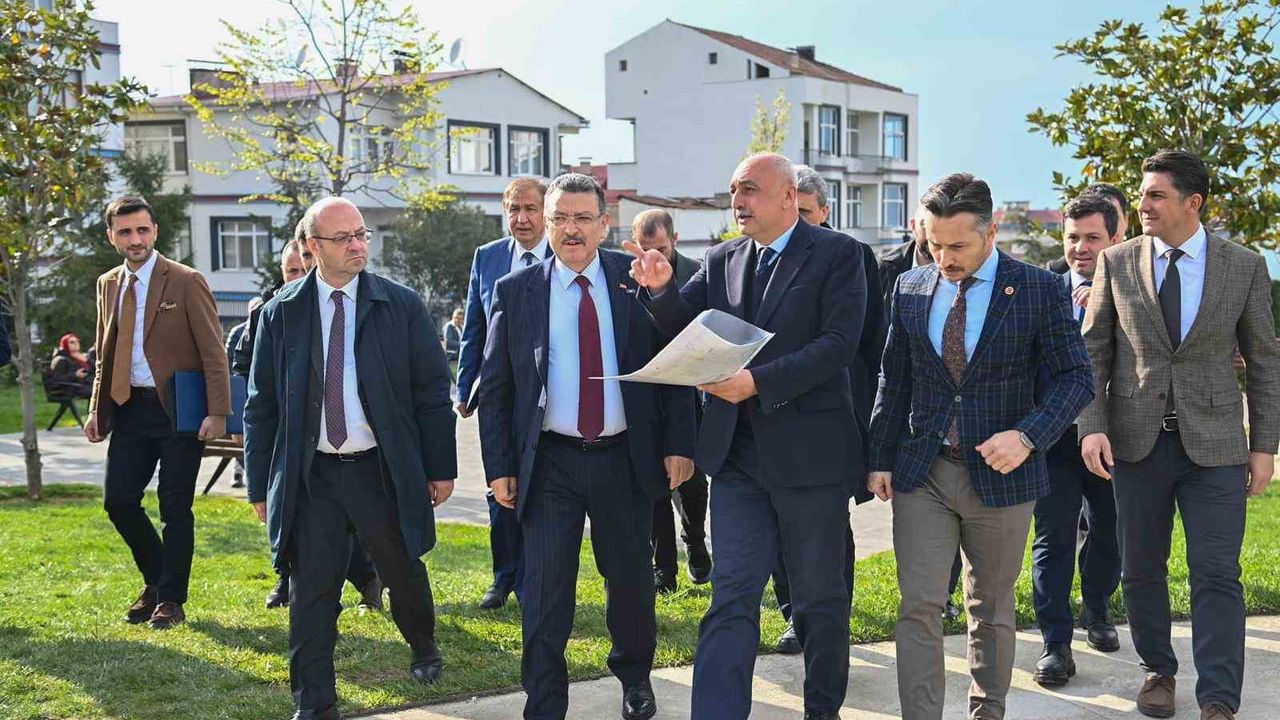 Avni Aker Millet Bahçesi'nde Sentetik Çim Saha Projesi İhalesi Tamamlandı