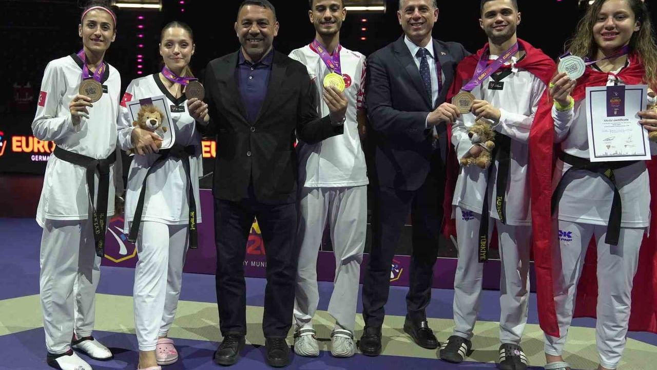 Avrupa Taekwondo ve Para Taekwondo Şampiyonası'nda milli sporculardan 3. günde 5 madalya