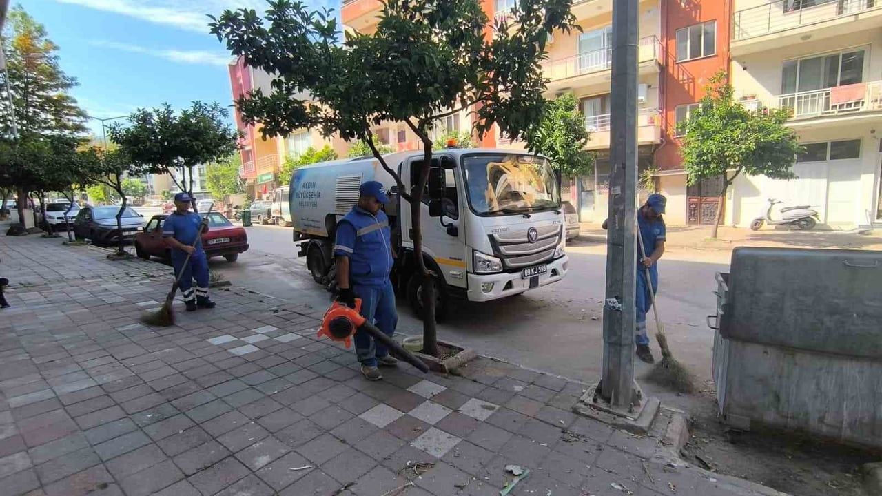 Aydın Büyükşehir'den Didim ve Kuşadası'nda Kurban Bayramı Öncesi Temizlik ve Çevre Düzenlemesi