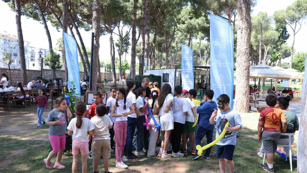 Aydın Büyükşehir'in Tekstil Park Pikniğinde Öğrenciler Oyun, Yarışma ve Müzikle Buluştu