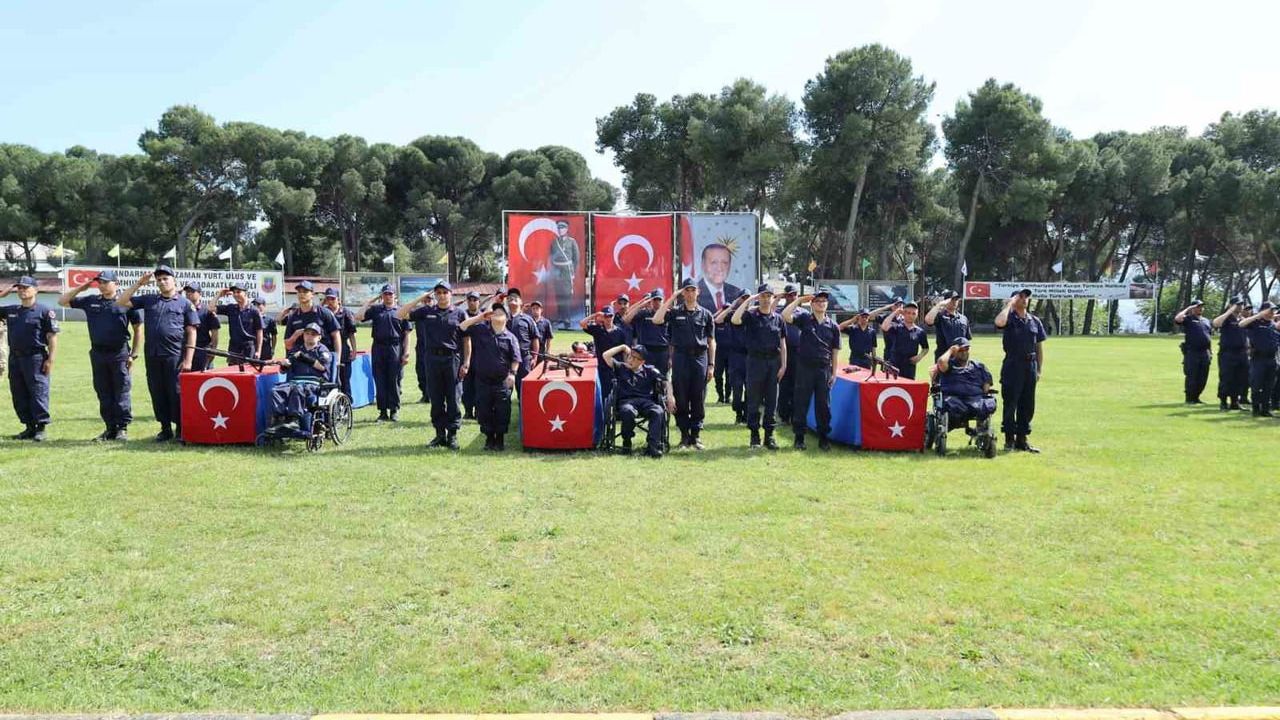 Aydın’da 22 özel birey temsili askerlik yemin töreniyle bir günlüğüne asker oldu