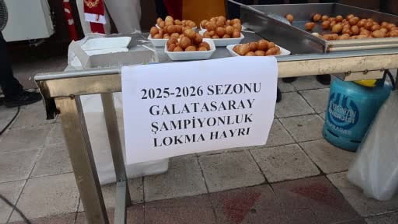 Aydın'da Galatasaraylı avukatlar şampiyonluk lokması dağıttı