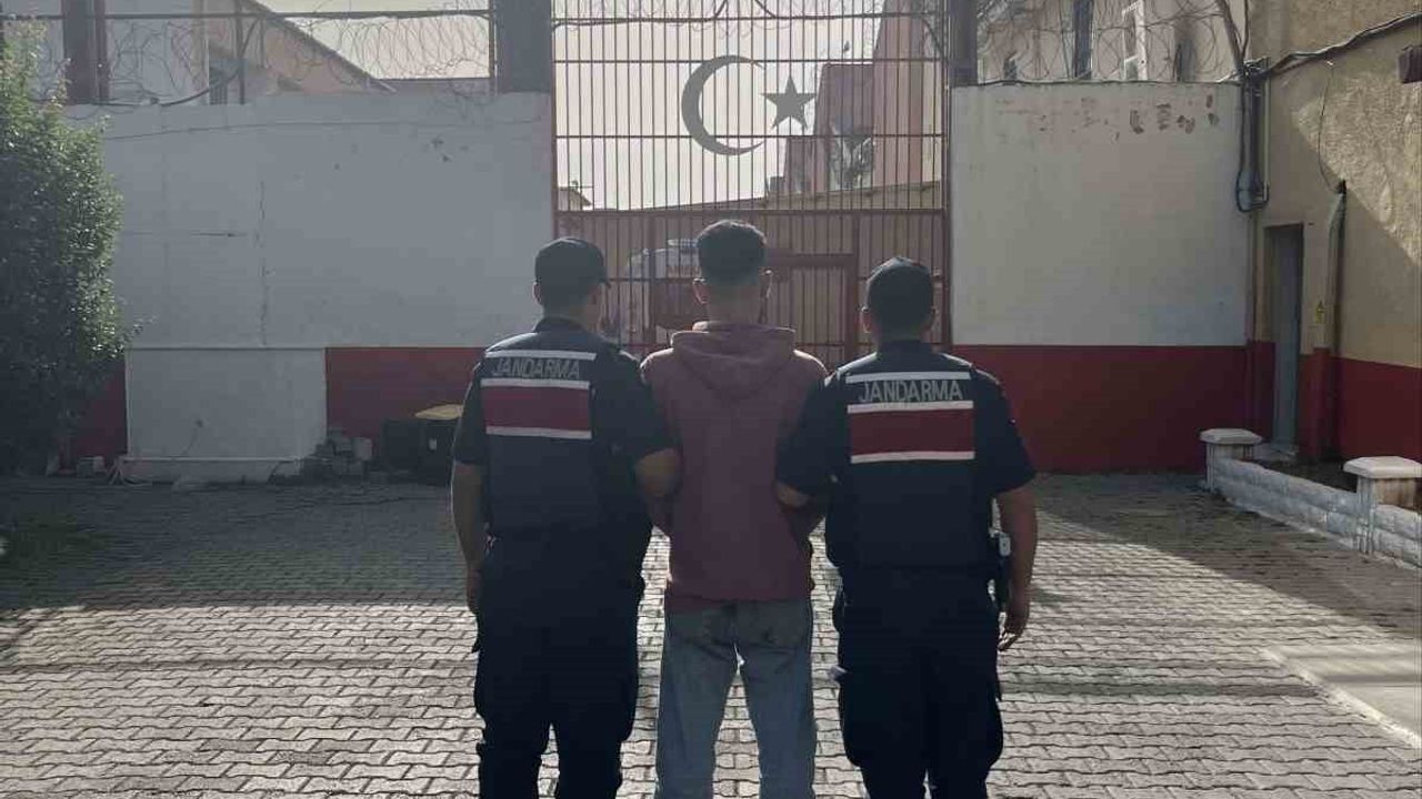 Aydın'da hakkında kesinleşmiş hapis cezası bulunan 2 kişi jandarma tarafından yakalandı
