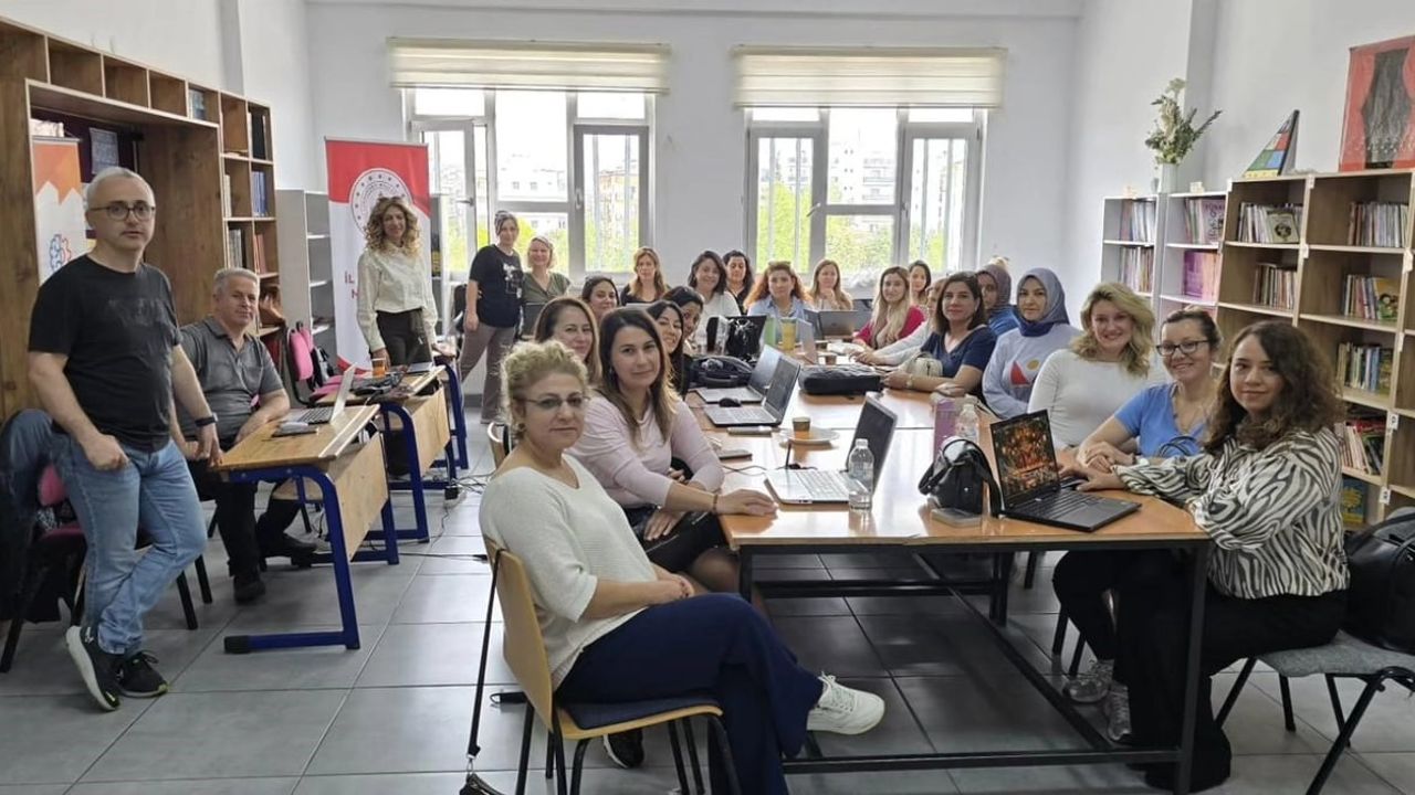 Aydın'da İngilizce öğretmenlerine yönelik yapay zeka destekli AI4Teachers atölyesi