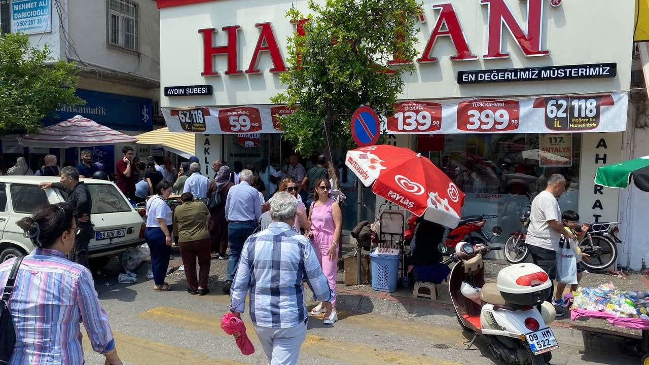 Aydın'da Kurban Bayramı Arifesinde Çarşı ve Pazarlar Hareketlendi