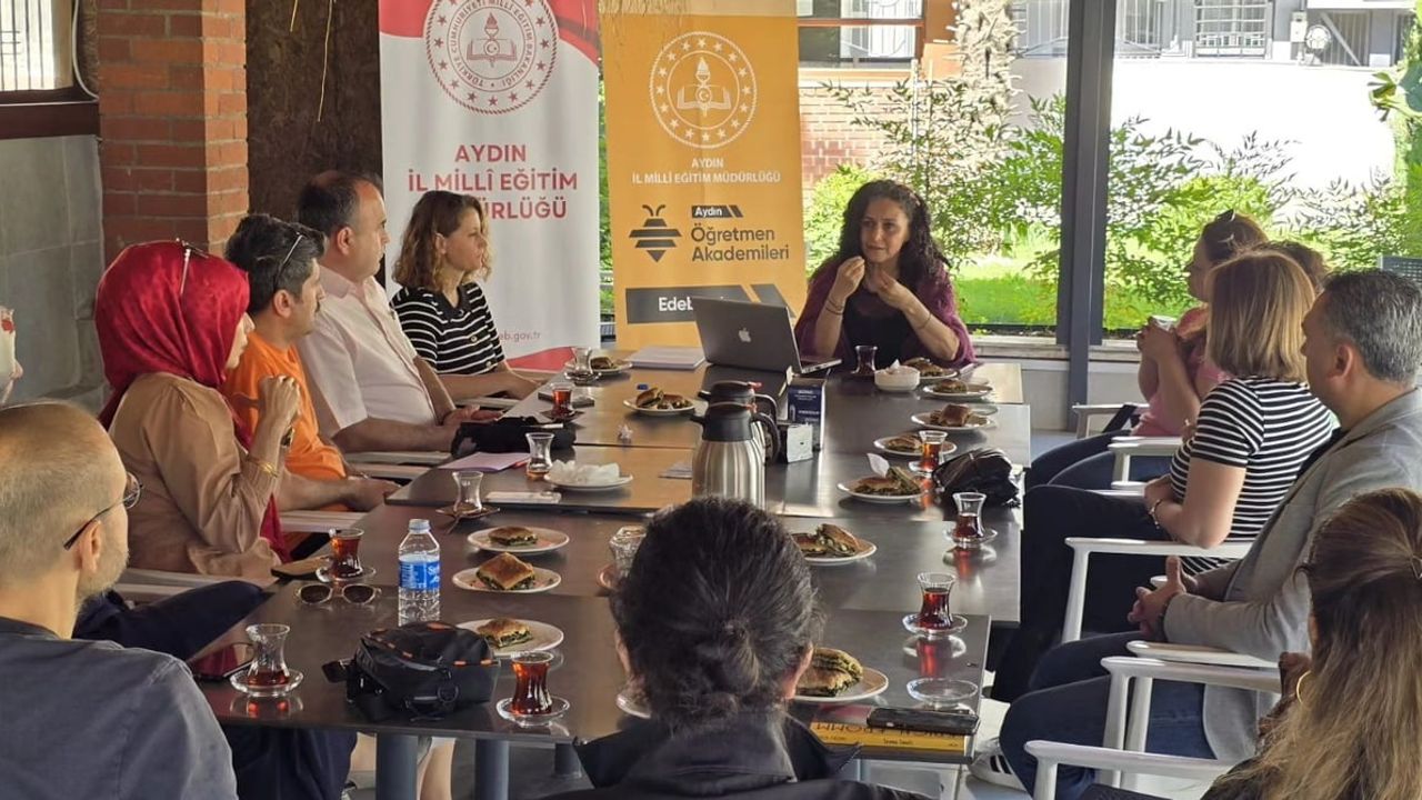 Aydın'da 'Maarifin Kalemleri' Söyleşisi: Dr. Nilay Yılmaz Yazarlık ve Eğitimi Anlattı