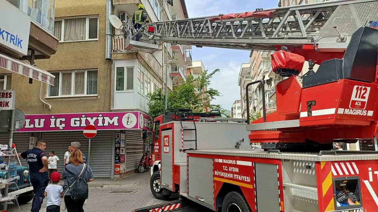 Aydın Efeler'de komşuların dikkati ocakta çıkan yangını büyümeden söndürdü