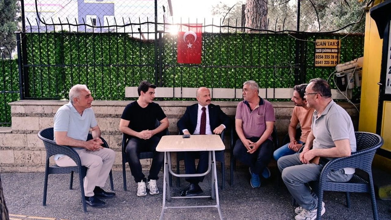 Aydın Valisi Dr. Osman Varol, Efeler'de Taksi Durağını Ziyaret Etti