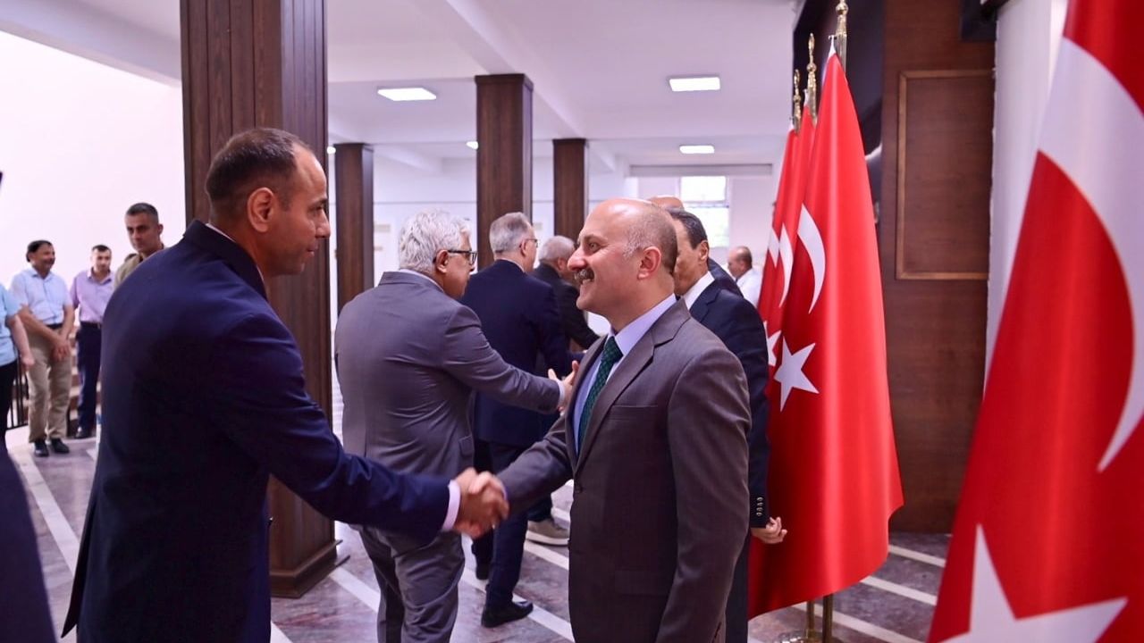 Aydın Valisi Dr. Osman Varol Valilik Personeliyle Bayramlaştı