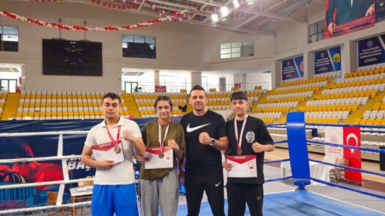 Aydınlı boksörler Bayburt’ta 1 gümüş, 2 bronz madalya kazandı