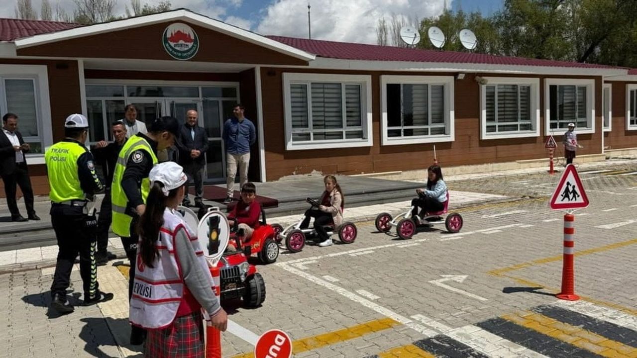 Aydıntepe’de Öğrencilere Uygulamalı Trafik Eğitimi Verildi