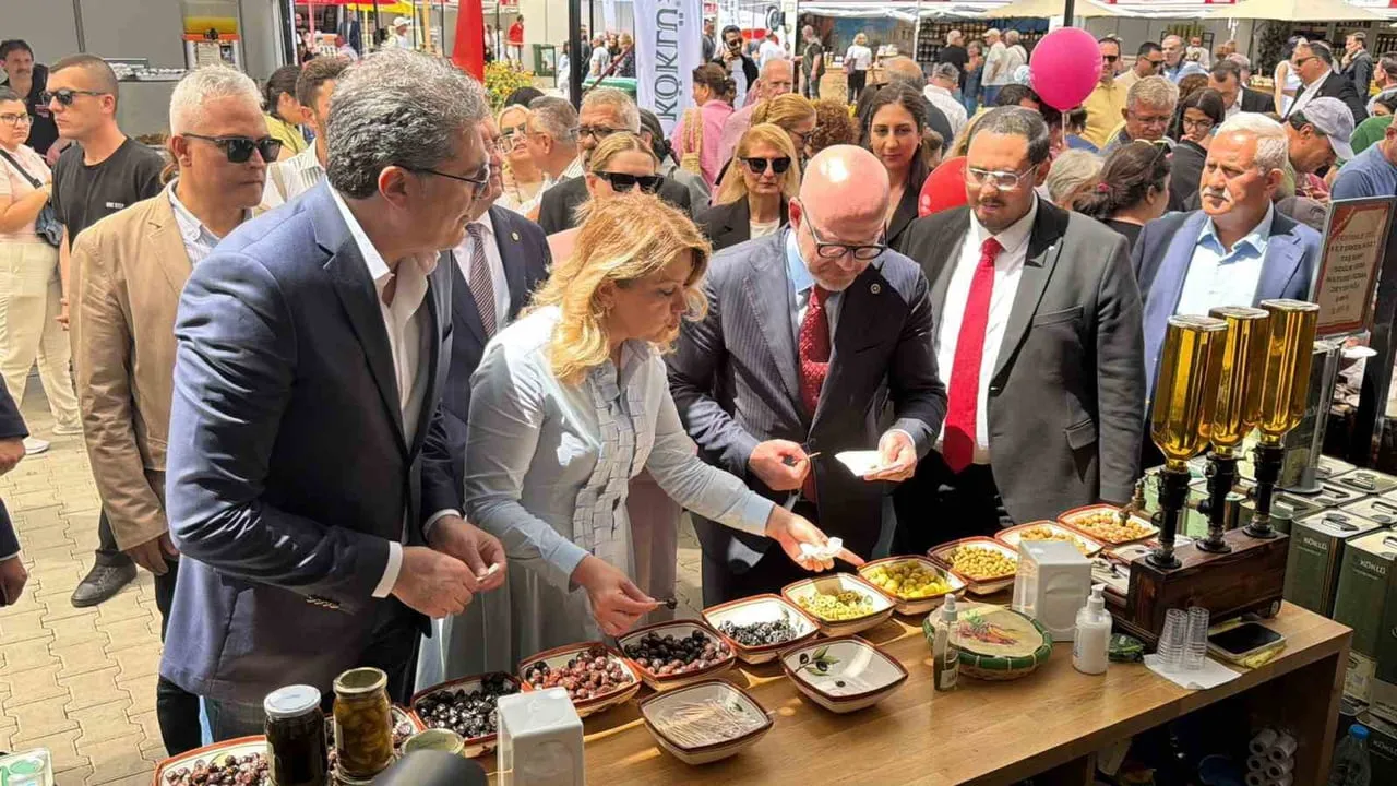 Ayvalık'ta 2. Uluslararası GastroFest yoğun katılımla başladı