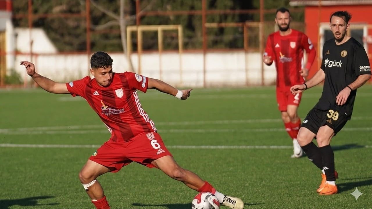 Ayvalıkgücü'nün genç ön liberosu Emirhan Boz milli takıma davet edildi