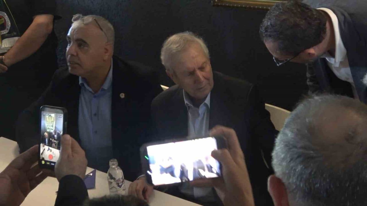 Aziz Yıldırım Yalova Fenerbahçeliler Derneği'ni Ziyaret Etti