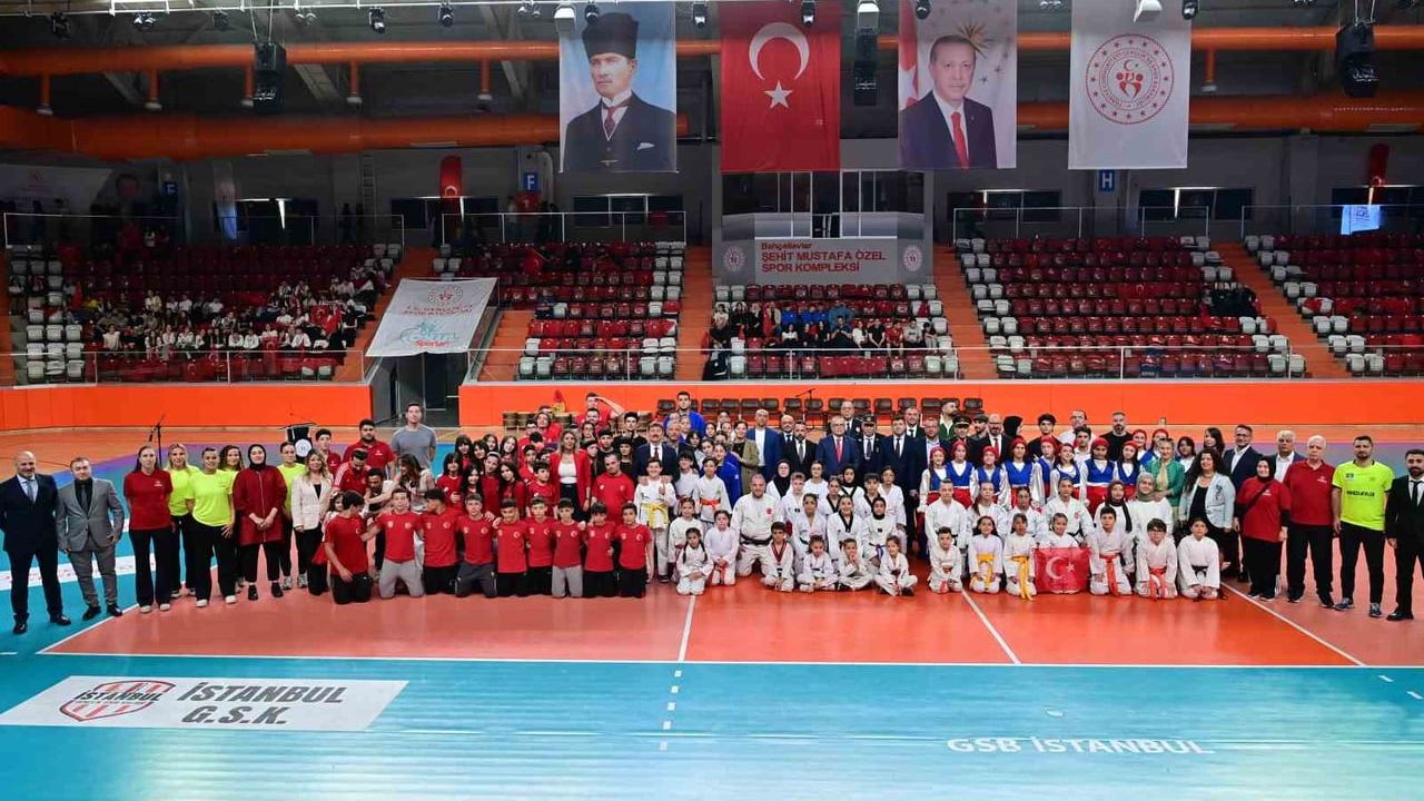 Bahçelievler'de 19 Mayıs, 107. Yıldönümü Konserle Coşkuyla Kutlandı