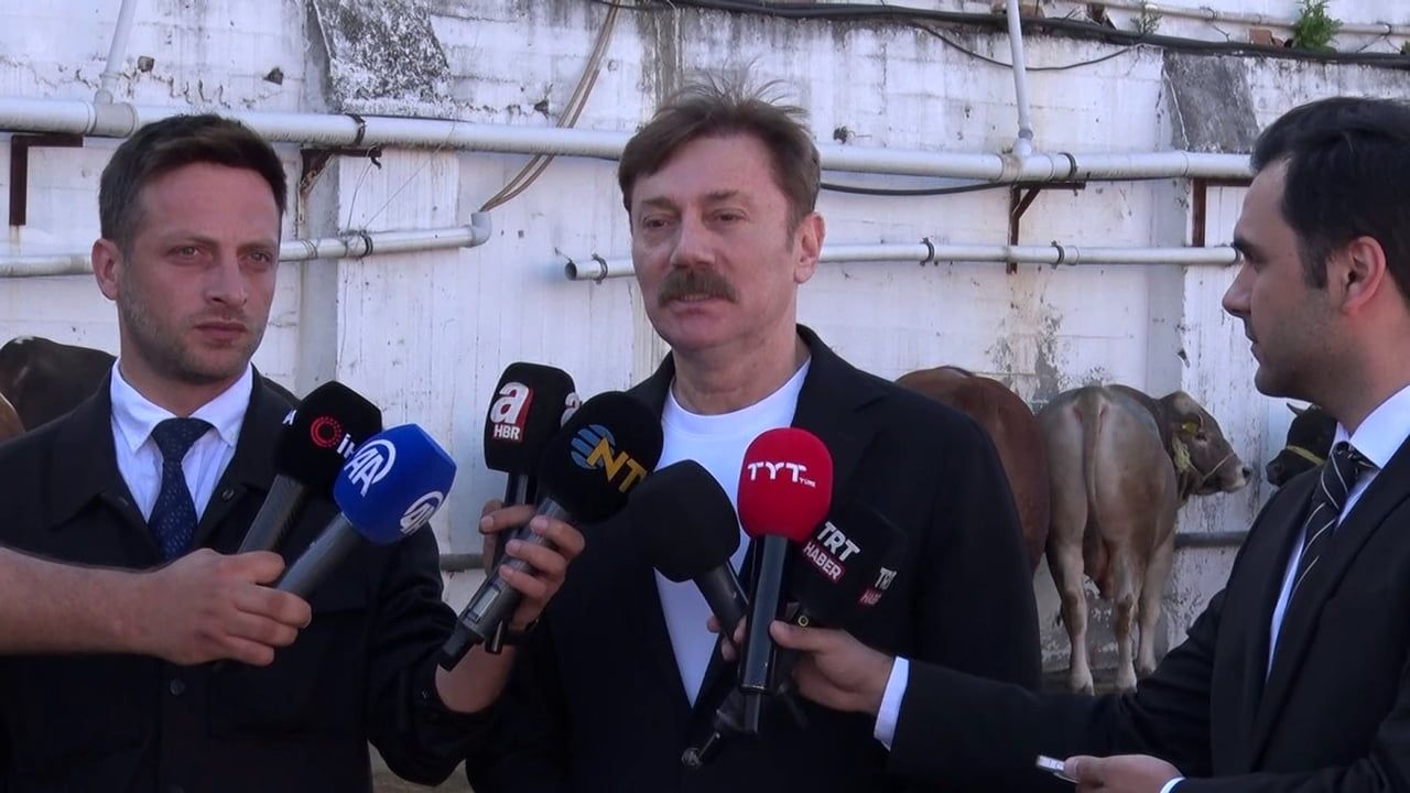 Bahçelievler'de Kurban Bayramı: Belediye'nin modern kesim alanında ilk kurbanlar kesildi