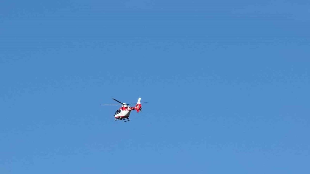 Bahçesaray'da 'NON ST MI' Teşhisi Konulan 67 Yaşındaki Hasta Helikopter Ambulansla Van'a Sevk Edildi
