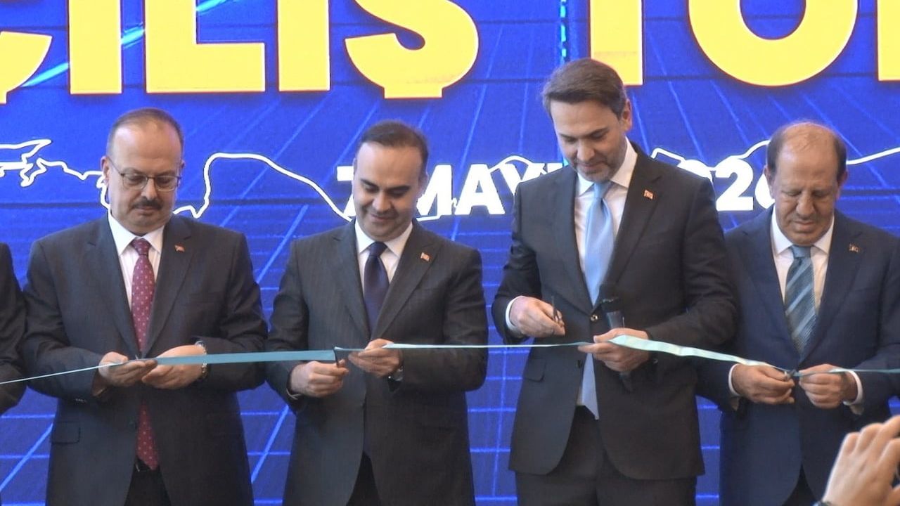 Bakan Bayraktar: 2 milyar dolarlık dış yatırım Türkiye'nin siyasi ve ekonomik istikrarına güveni gösteriyor