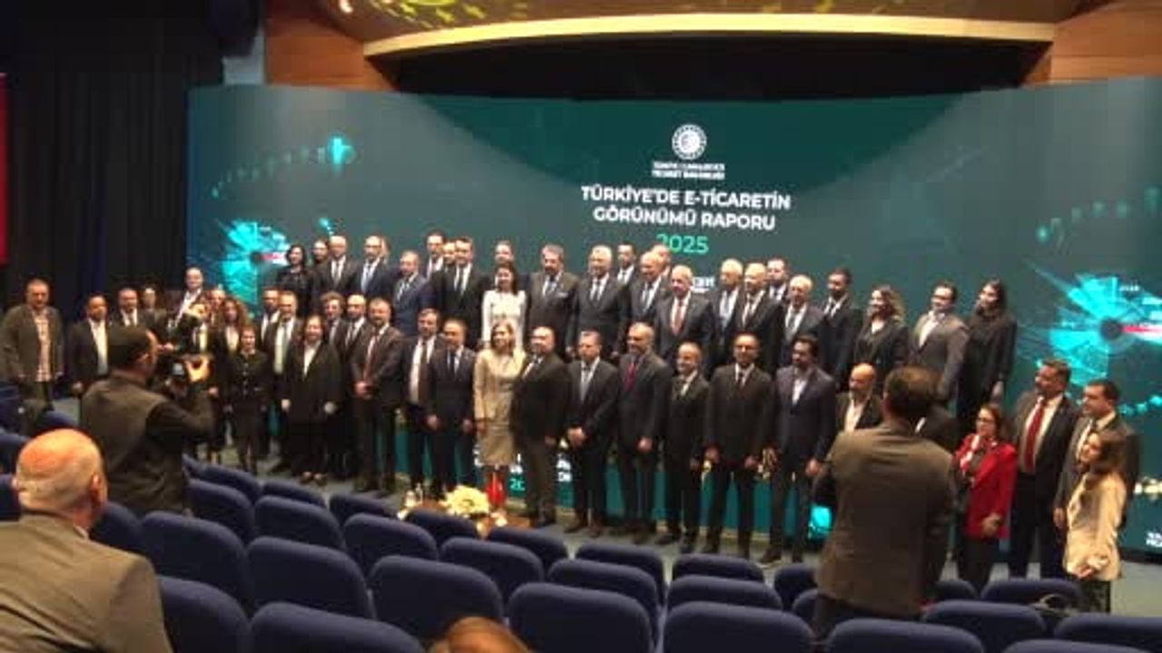 Bakan Bolat: 2025'te e-ticaret hacmi yüzde 52,2 artışla 4 trilyon 567 milyar liraya ulaştı
