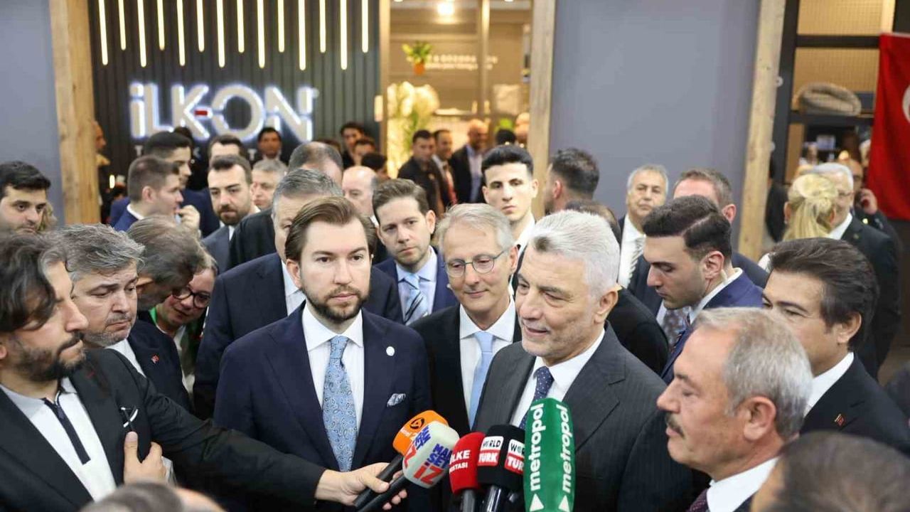 Bakan Bolat, Hometex 2026'da DENİB'in Turkish Towels Standını Ziyaret Etti