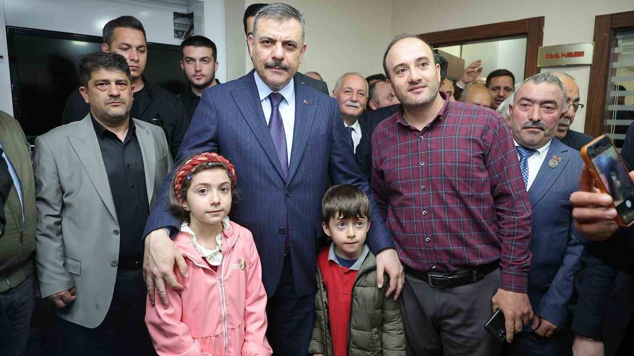 Bakan Çiftçi Erzurum'da: Eser ve hizmet siyasetiyle ülkeyi her alanda güçlü yarınlara taşıyacağız