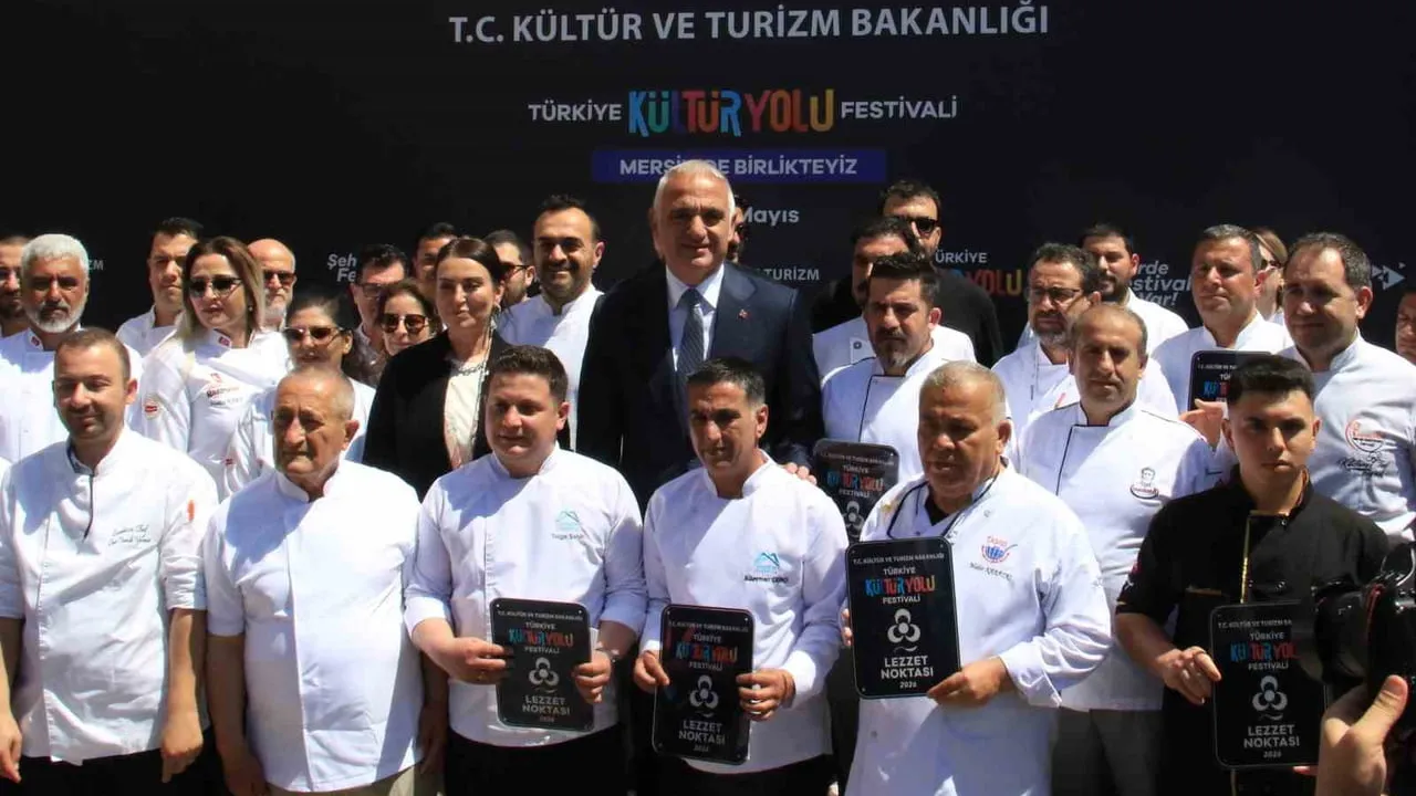 Bakan Ersoy: Mersin, yaşayan bir kültür hazinesi — Türkiye Kültür Yolu Festivali Mersin'de başladı