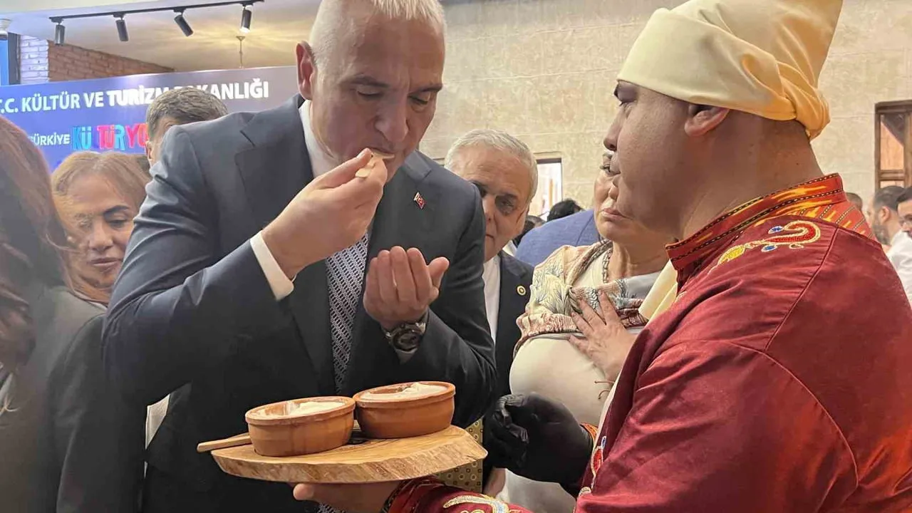 Bakan Ersoy: Turistler artık gastronomi için rota belirliyor