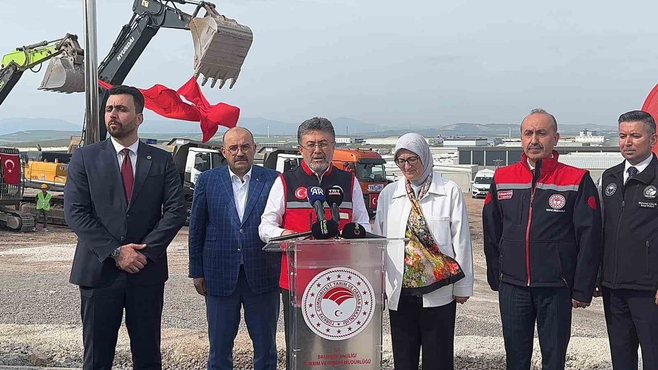 Bakan İbrahim Yumaklı Gönen Sera Organize Tarım Bölgesi’ni İnceledi: 12 Ay Üretim ve 250 Bin Ton Hedefi