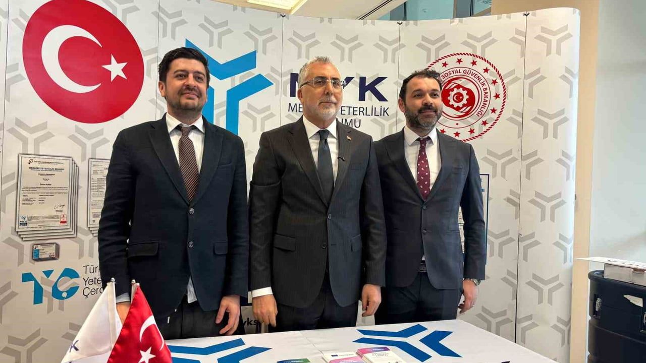 Bakan Işıkhan: Teknolojiyi milletimizin refahına ve geleceğine hizmet eden unsur haline getirmeyi hedefliyoruz