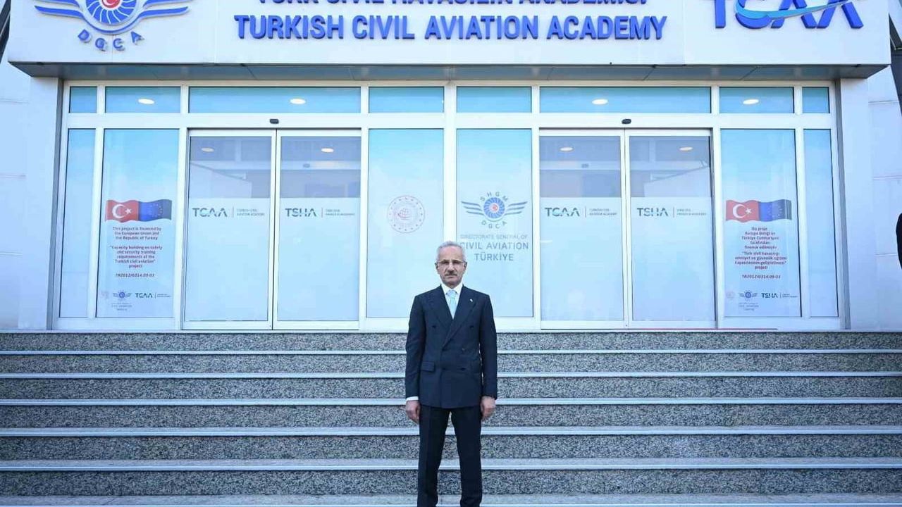 Bakan Uraloğlu: Gökbey için bakım teknisyenlerine yönelik eğitimlere başladık
