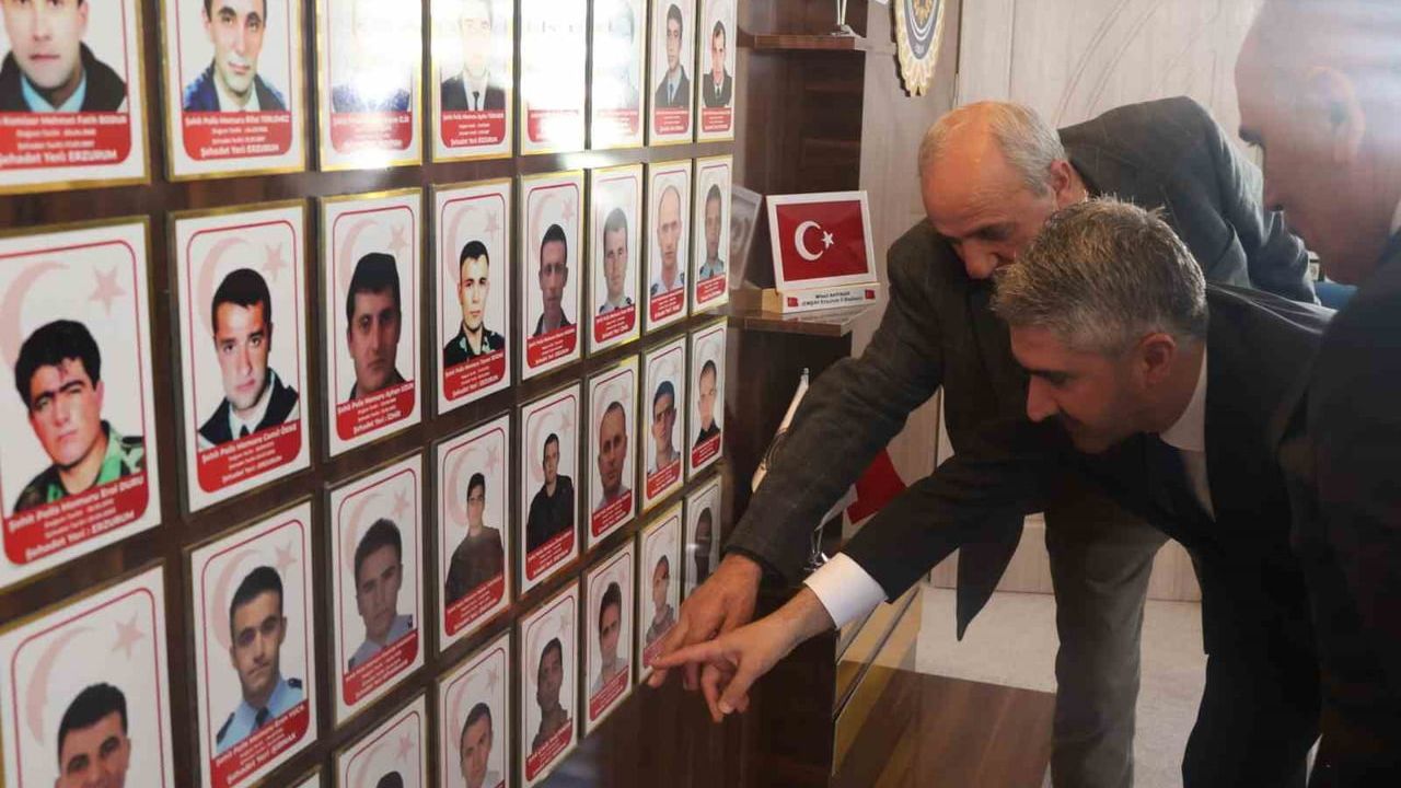 Bakan Yardımcısı Zafer Tarıkdaroğlu Erzurum'da EMŞAV'ta şehit aileleri ve gazilerle bayramlaştı