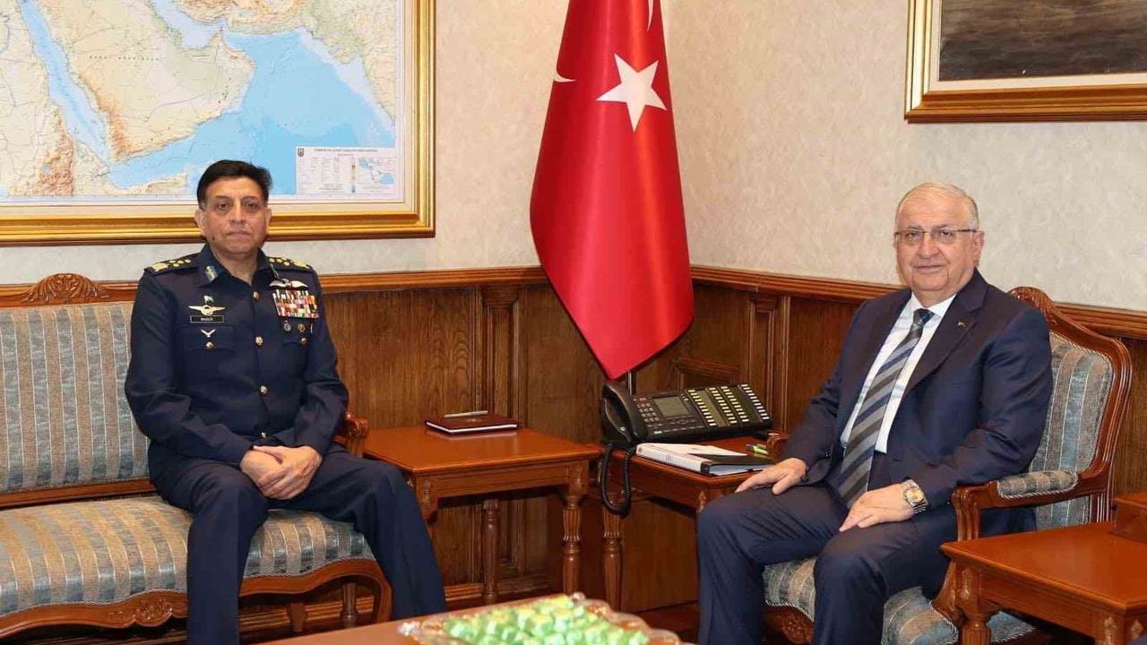 Bakan Yaşar Güler, Pakistan Hava Kuvvetleri Komutanı Orgeneral Zaheer Ahmed Baber Sidhu'yu Kabul Etti