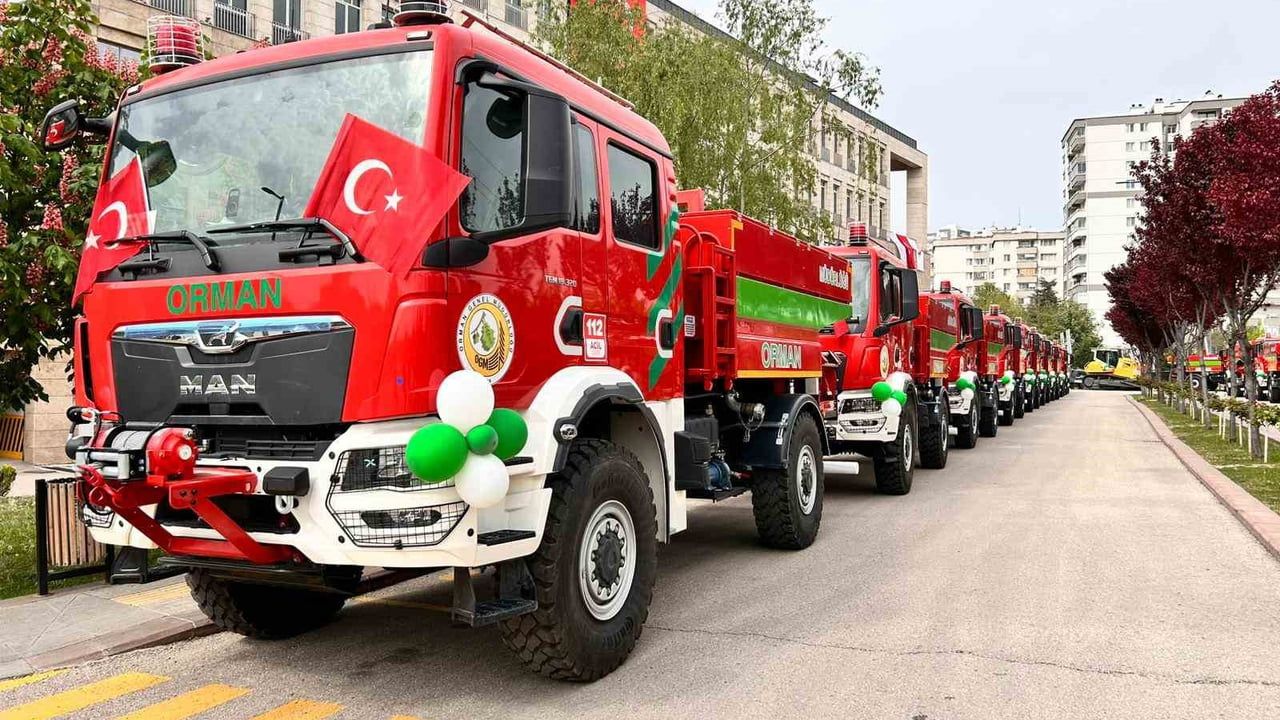 Bakan Yumaklı: Orman Genel Müdürlüğü 161 hava aracına ulaşarak güçlü bir yangınla mücadele filosu kurdu