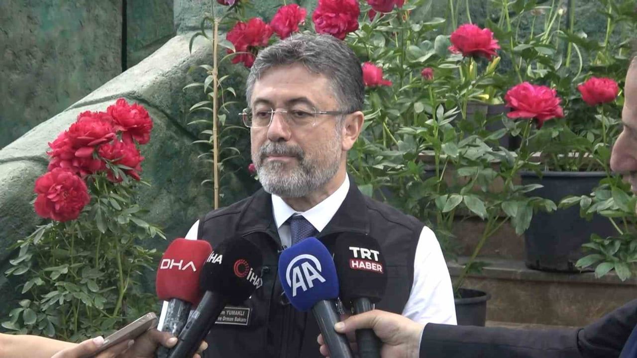 Bakan Yumaklı Türkiye Geofit Bahçesi'ni İnceledi: Kesme Çiçekte Avrupa ile Rekabete Vurgu