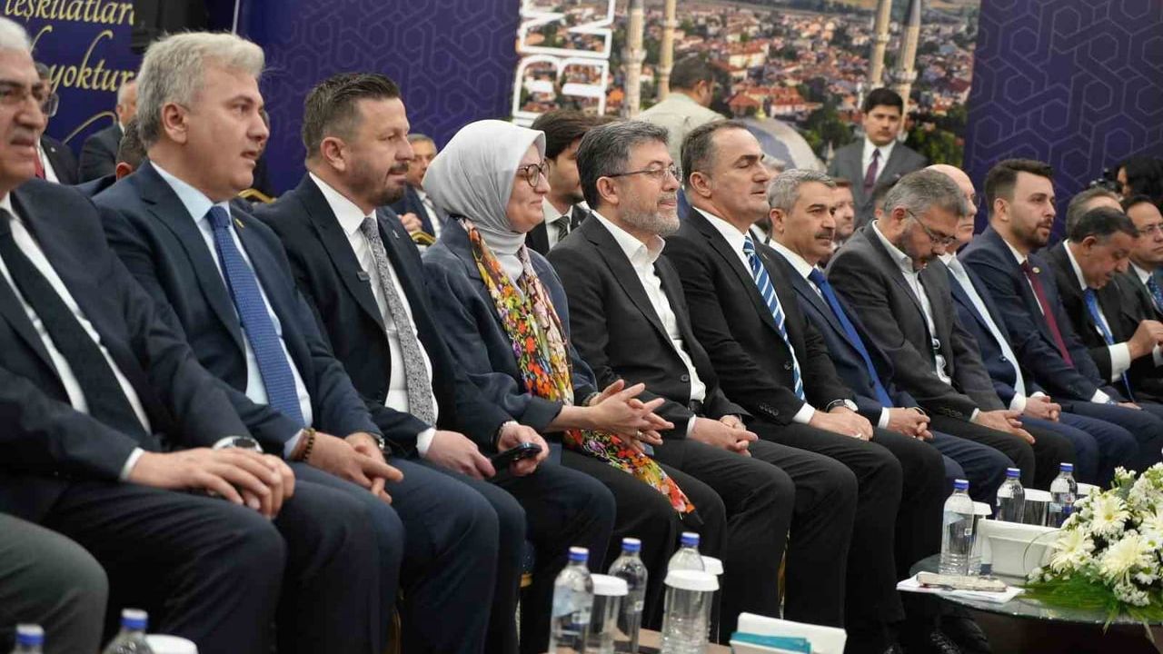 Bakan Yumaklı: Türkiye orman yangınlarıyla mücadelede dünyanın önde gelen ülkelerinden biridir