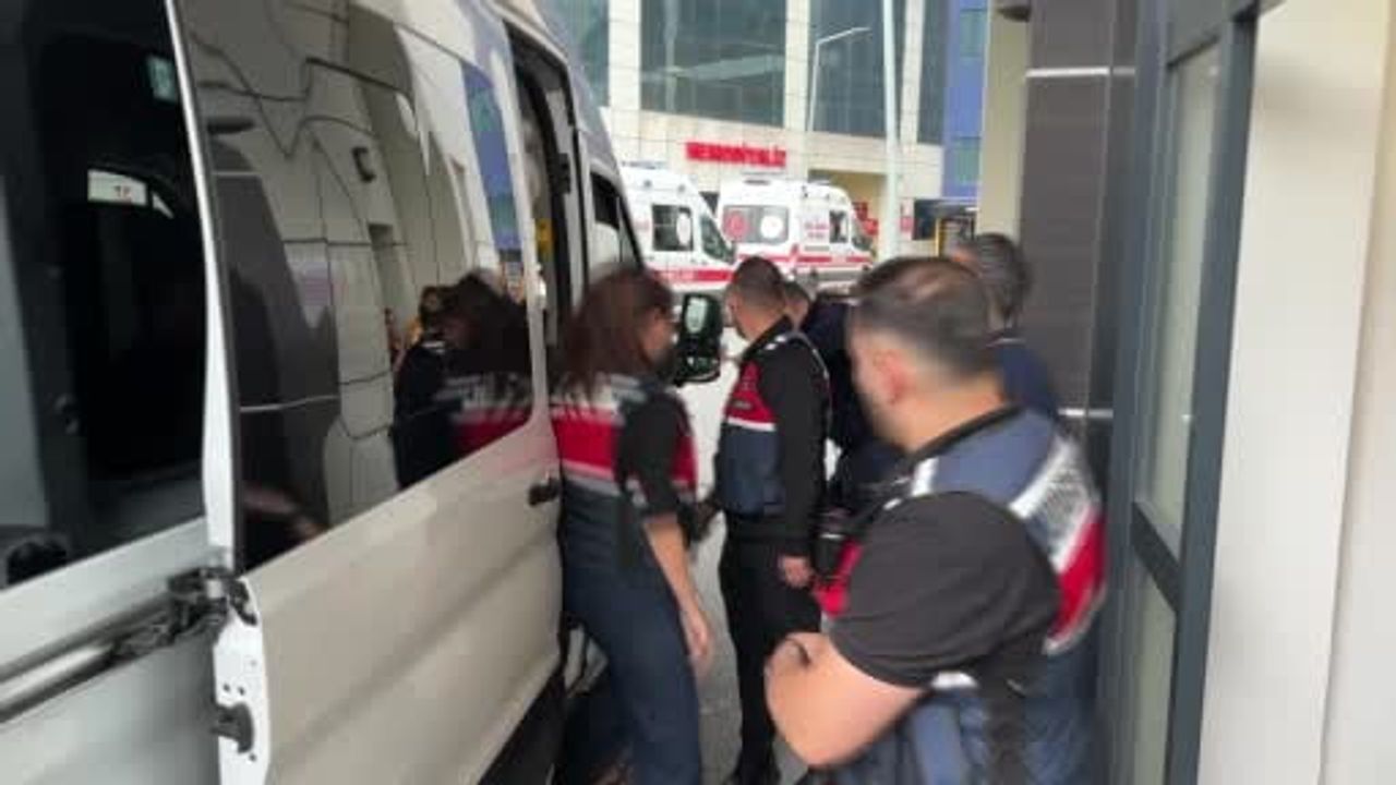 Bakırköy'de uyuşturucu soruşturmasında gözaltına alınan ünlüler sağlık kontrolünden geçirildi