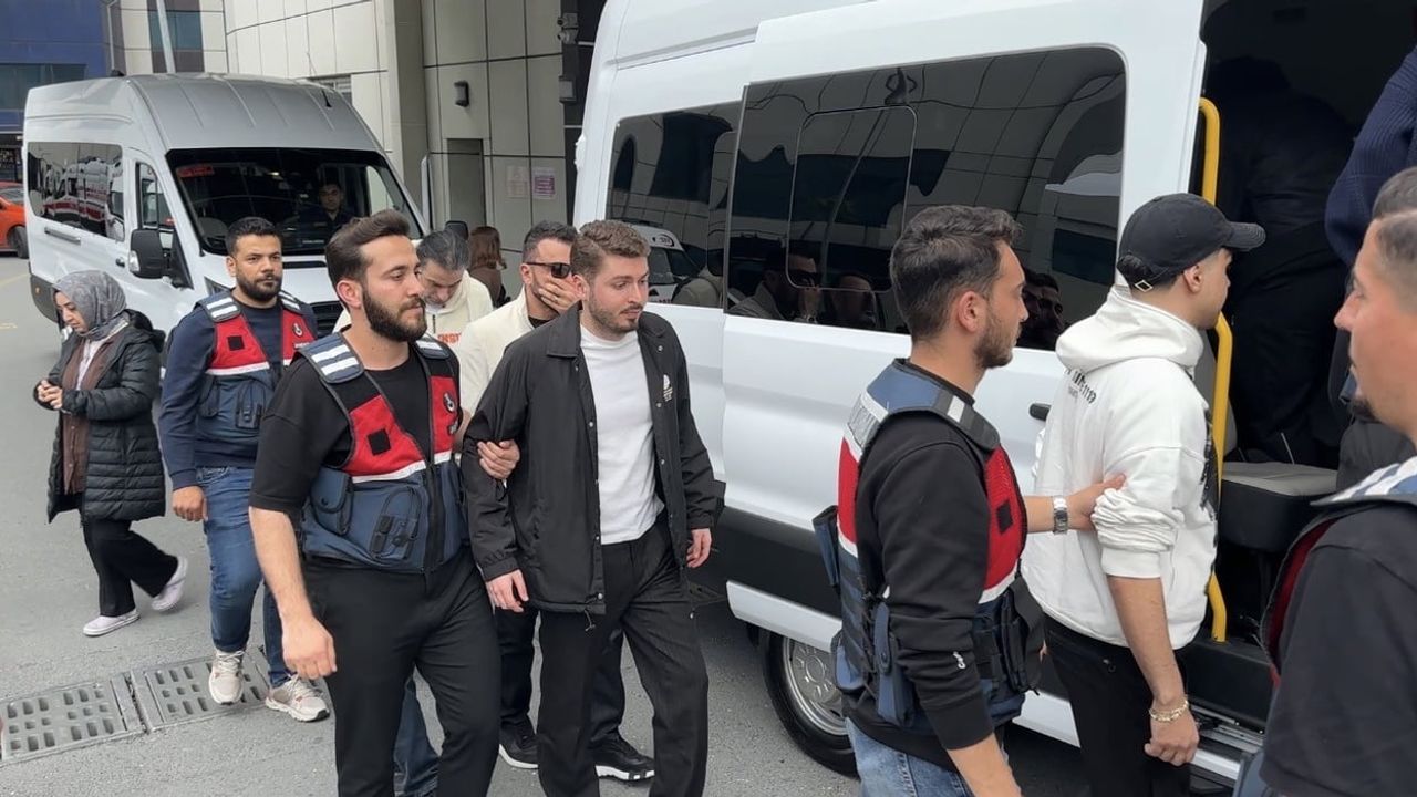 Bakırköy soruşturmasında gözaltına alınan 19 kişi sağlık kontrolünden geçirildi