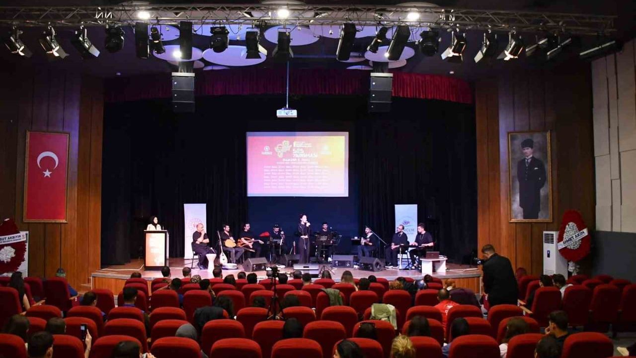 Balıkesir'de 11. Gençler Arası Kültür ve Sanat Yarışmaları İl Finalleri tamamlandı