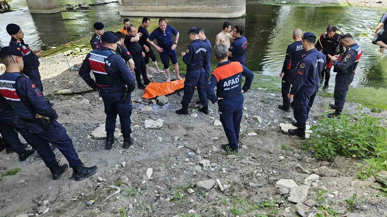 Balıkesir'de 14 Yaşındaki Çocuk Üzümcü Çayı'nda Hayatını Kaybetti
