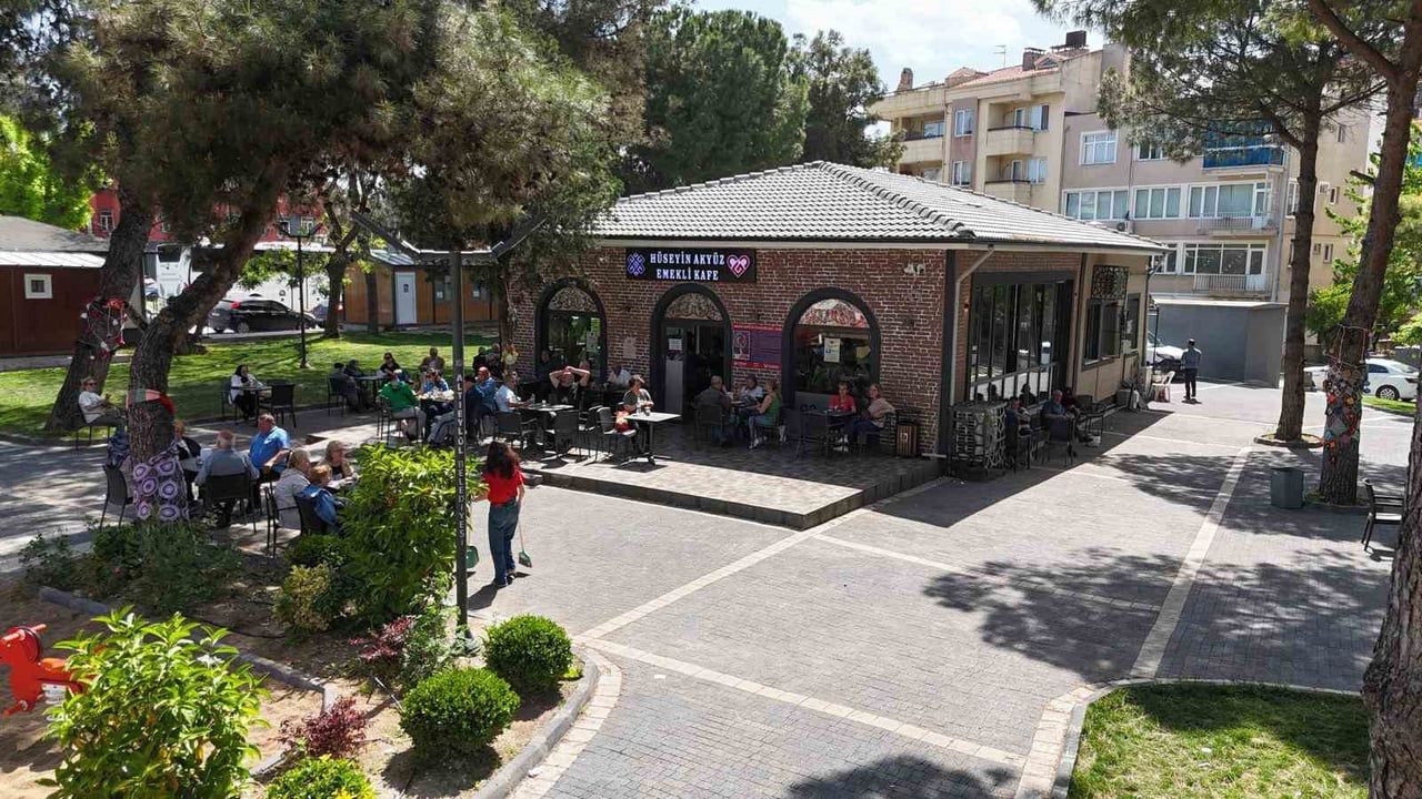 Balıkesir'de 75. Yıl Parkı, Yenileme Sonrası Sosyal Yaşamın Merkezi Haline Geldi