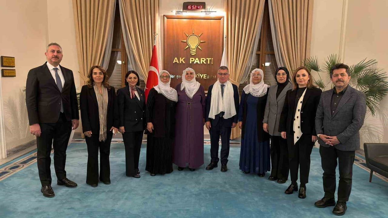 ‘Barış Anneleri’ ve DEM Parti heyeti TBMM AK Parti Grubu’nu Anneler Günü’nde ziyaret etti