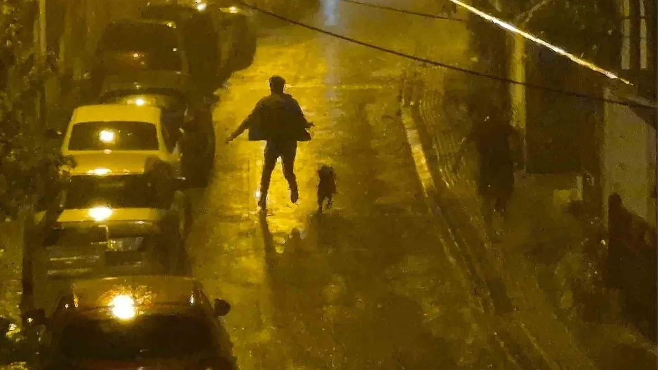 Bartın'da gece fırtınası: 23.12'de sağanak ve gök gürültüsü kamerada
