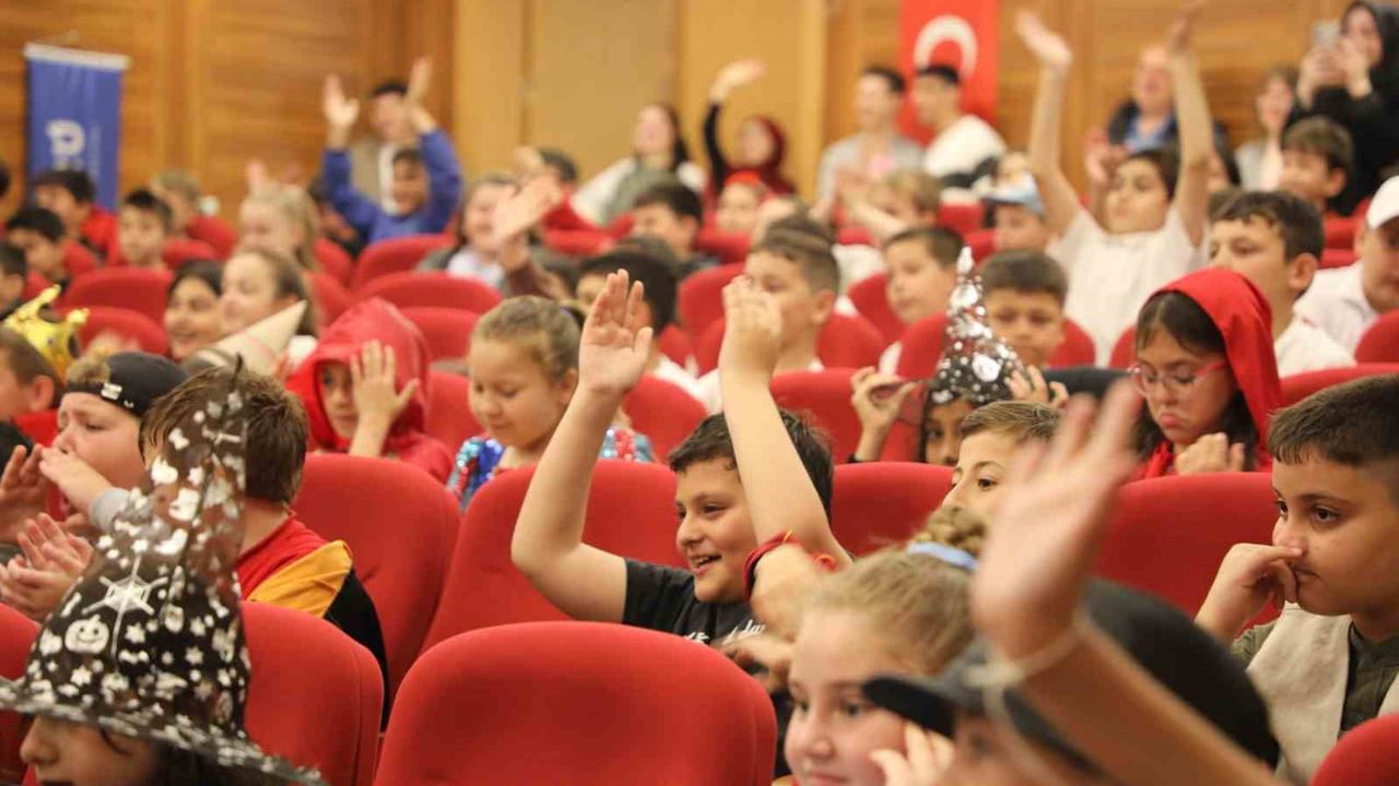 Bartın Üniversitesi'nde III. Ulusal Çocuk Kütüphaneleri Şenliği 'Hayallerin Başladığı Yer' temasıyla düzenlendi