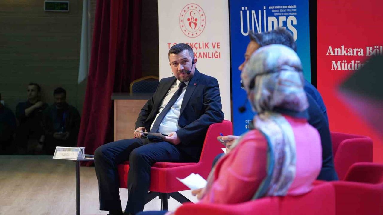 BARÜ'de "Hakikat Ötesi Çağda Gerçeklik" paneli: Dezenformasyon, algoritmalar ve yapay zekâ tartışıldı