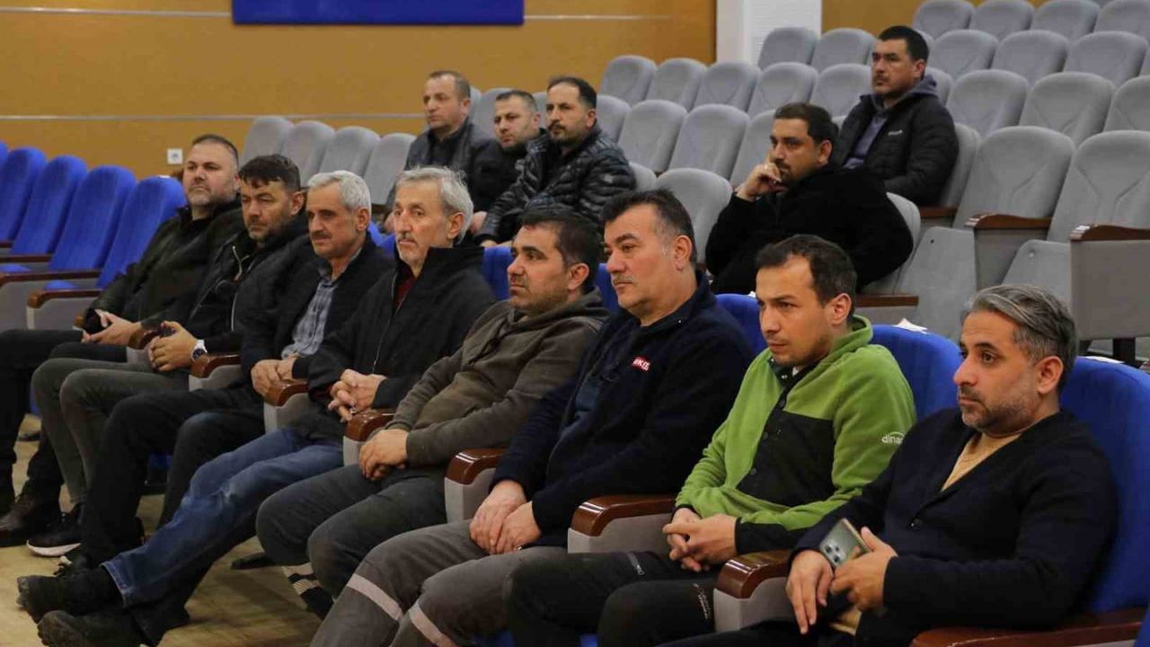 Başkan Koloğlu, Cumayeri Galericiler ve Karma Sanayi Sitesi esnafıyla açılış öncesi istişare toplantısı yaptı
