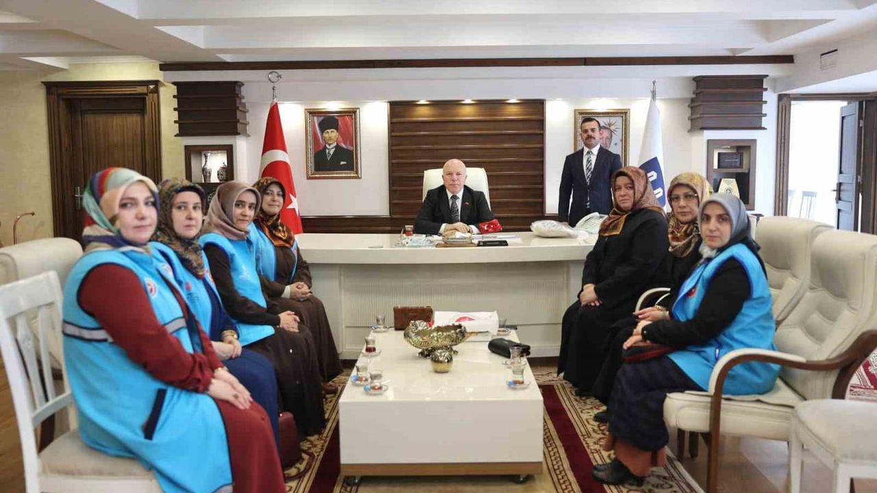 Başkan Sekmen: Hayırlı hizmetlerin her zaman destekçisiyiz
