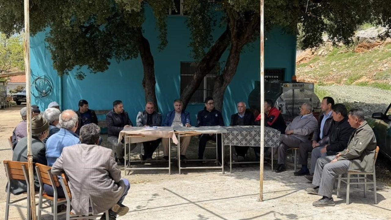 Başkan Sezayi Pütün Kapuz Mahallesi’nde Vatandaşlarla İstişare Toplantısı Yaptı
