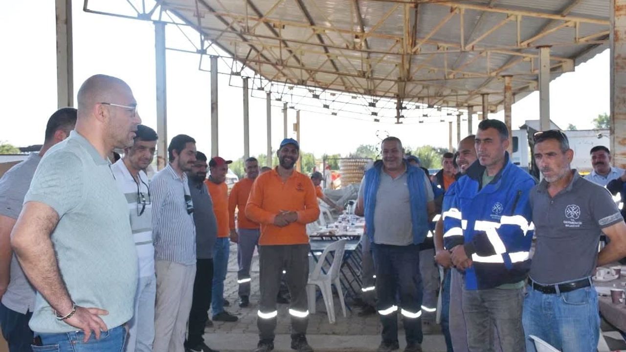 Başkan Zencirci, Kurban Bayramı Öncesi Temizlik ve Park-Bahçeler Personeliyle Kahvaltıda Buluştu